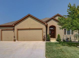 1401 SW Edgewood St, Blue Springs, MO 64015