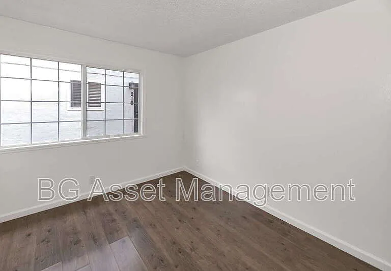 212 Westwood St — Photo 14