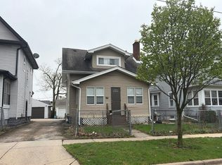 765 Columbia St, Aurora, IL 60505