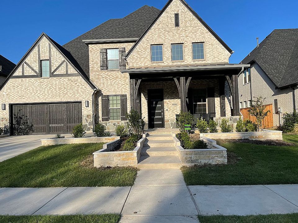 2nd image of 9552 Woodford Ln