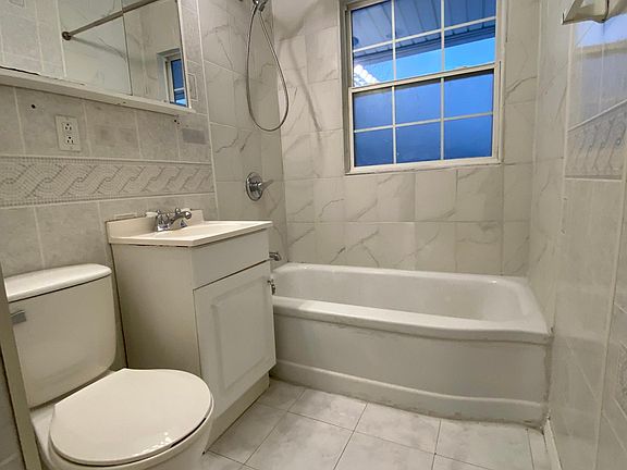5th image of 901 Cleary Ave