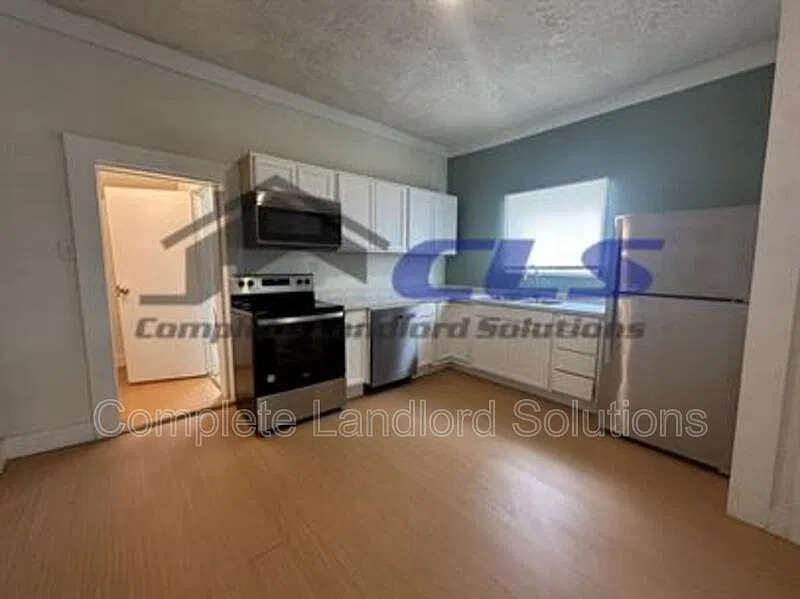 3 bed, 1.5 bath, $1,095 — Photo 3