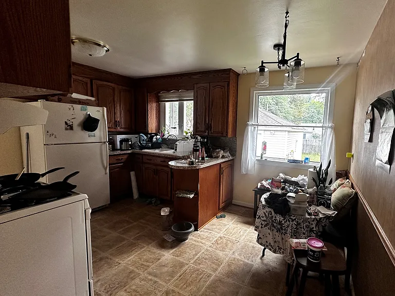 94 Shorewood Dr — Photo 7