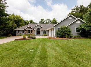 1720 Red Oak Dr, Plover, WI 54467