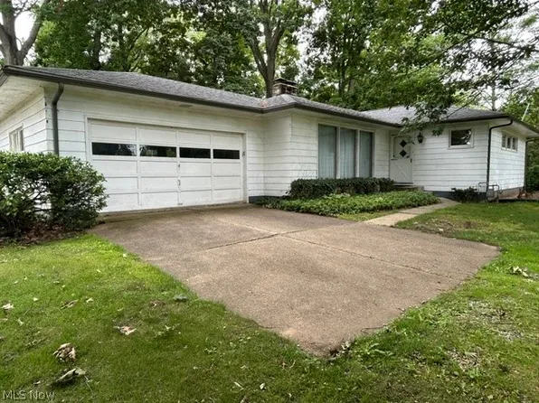 708 Fairwood Rd, Akron, OH 44319