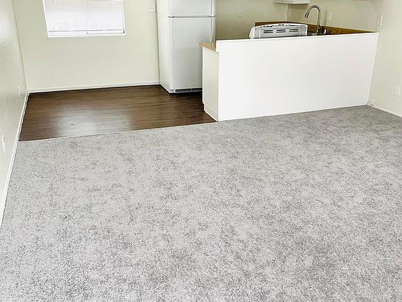 5th image of 5816 Bromley Ave #5