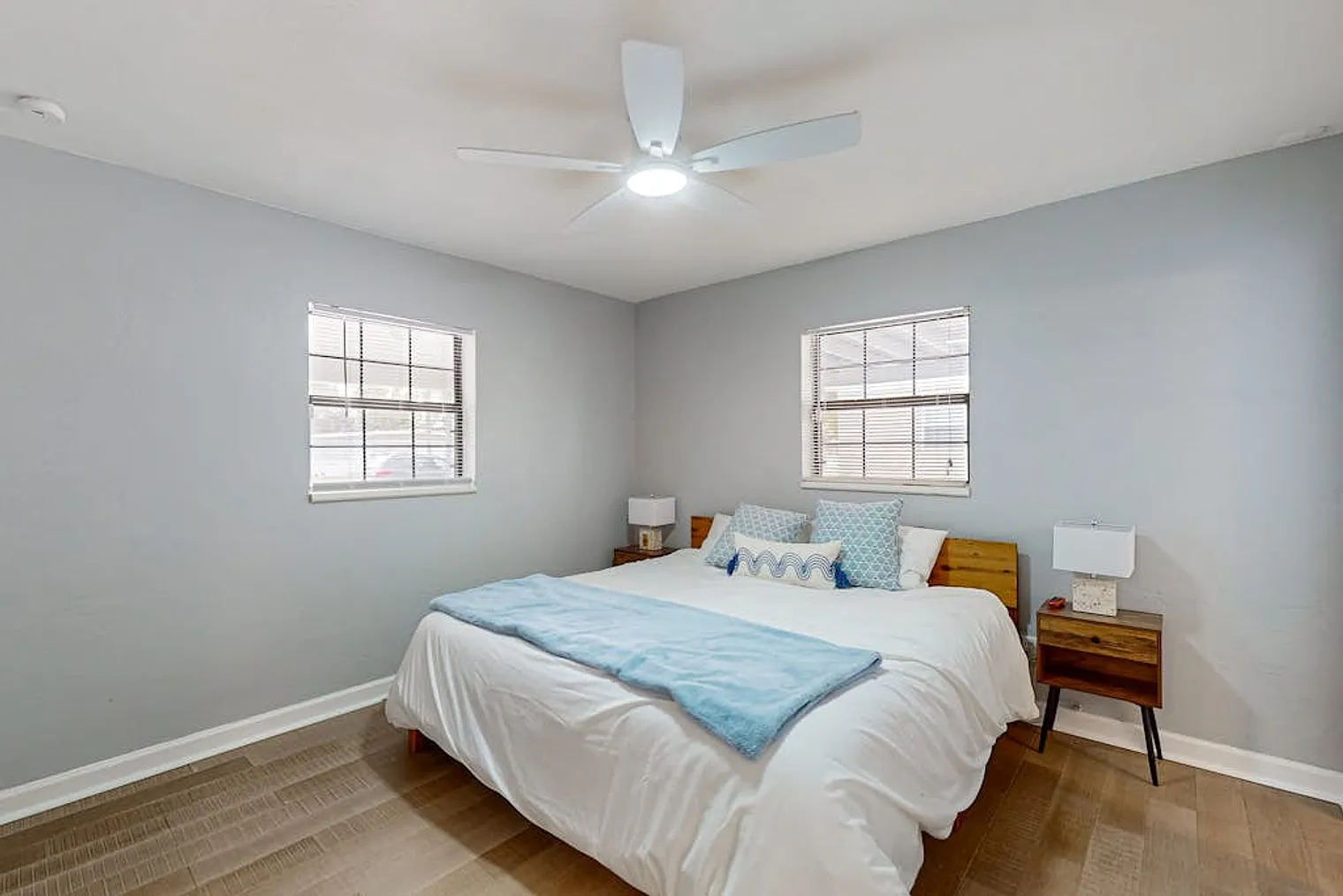4 bed, 2.0 bath, 1700 sqft, $3,834 — Photo 4
