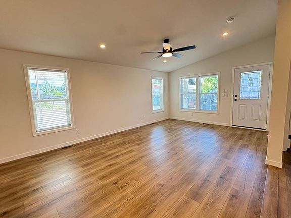 5th image of 13640 SE Highway 212 Unit 124