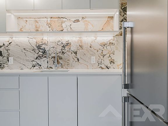 5th image of 957 Atlantic Ave #601