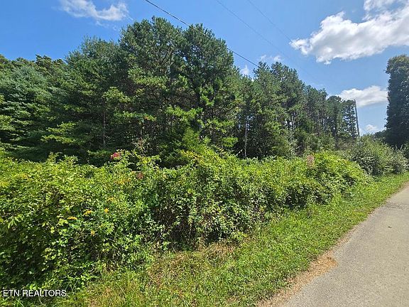 4th image of Black Creek Rd
