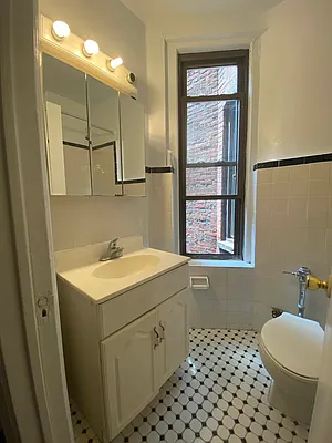 Rented by Urban Real Estate Property Group Inc | media 4