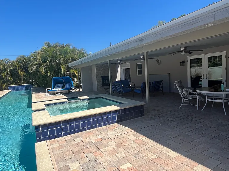 7039 Hibiscus Ave S — Photo 24