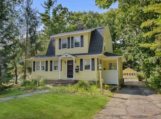 1015 N 5th Ave, St Charles, IL 60174