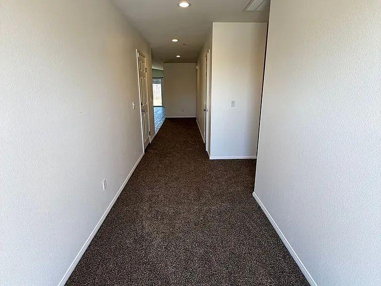 415 Welch Ave — Photo 3