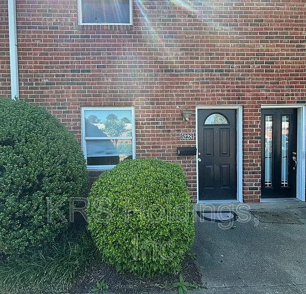 5228 Goolsby Ct N — Photo 1