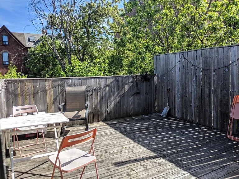 21 Rusholme Park Cres #2 — Photo 24