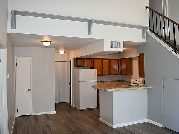 5th image of 602 N May St Unit 96