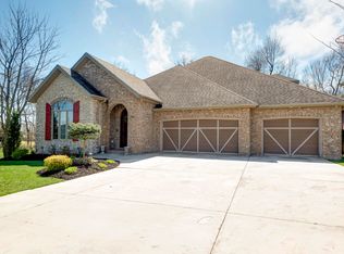3186 W Brett Dr, Springfield, MO 65810