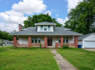 303 E Saint John St, England, AR 72046