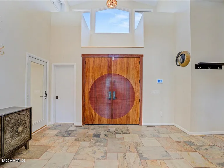 74 Seneca Pl — Photo 9