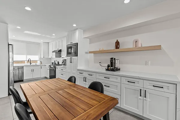 5409 Yarmouth Ave #3 — Photo 4