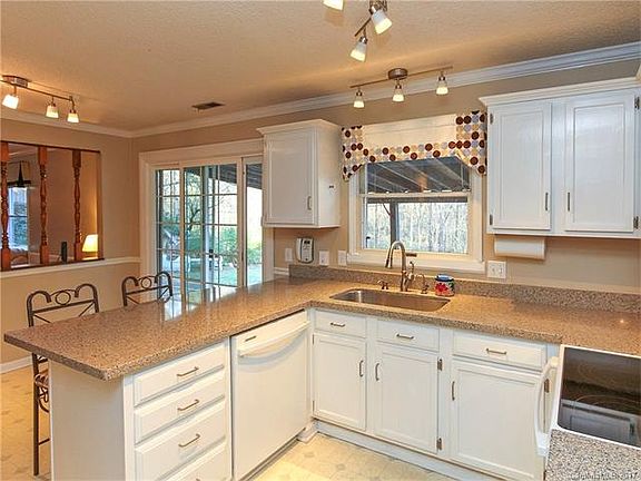 5th image of 6632 Wannamaker Ln