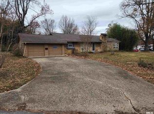 185 Circle Dr, Herrin, IL 62948