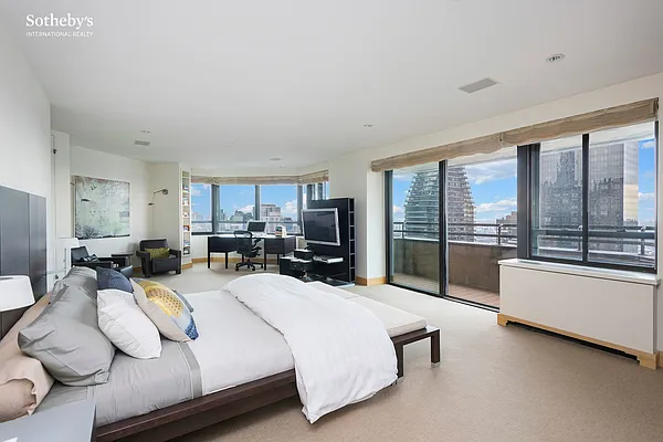 Rented by Sotheby's International Realty | media 34