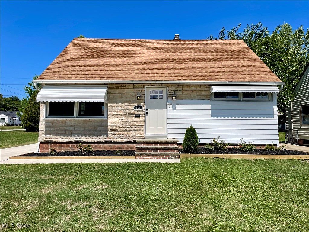 aruco15冊 15705 Walvern Blvd, Maple Heights, OH 44137 | Zillow