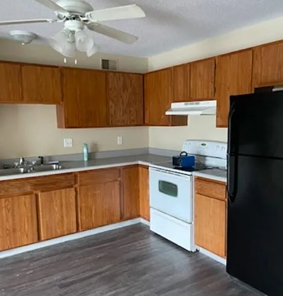 1404 Greene St #8 — Photo 3