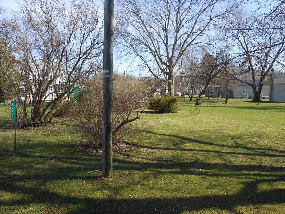 2nd image of 612 N Cass St