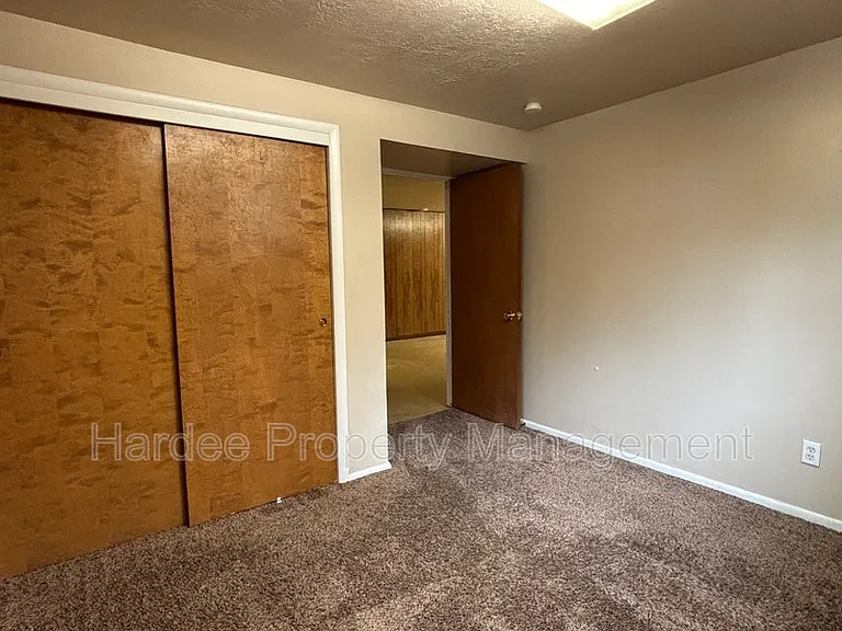 2714 W Kathryn St — Photo 18