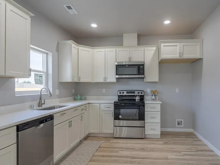 722 S Adams Ave #722 — Photo 3