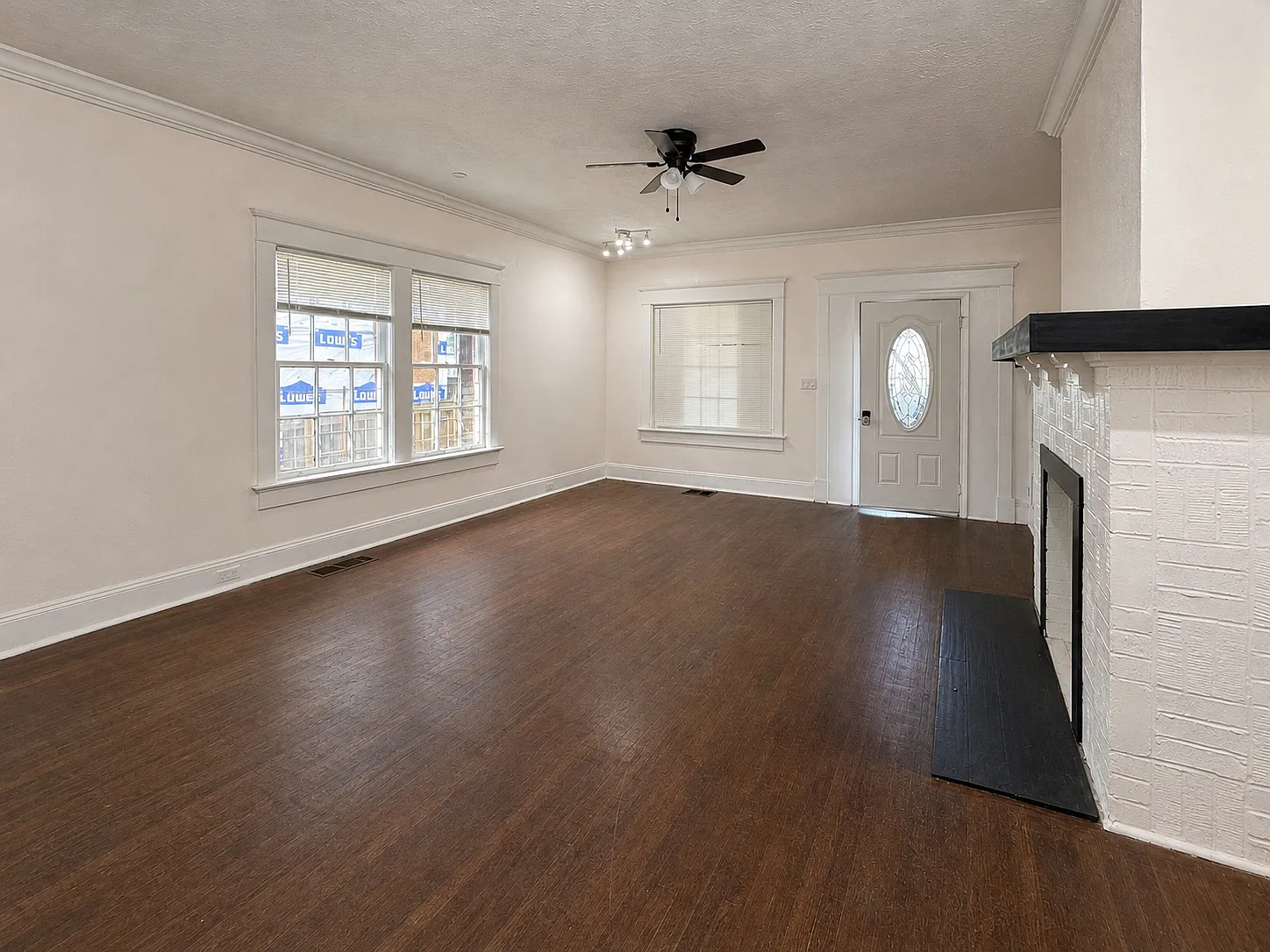 4 bed, 2800 sqft, $2,950 — Photo 4