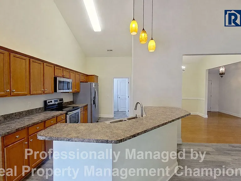 1734 Heatherstone Ln — Photo 5