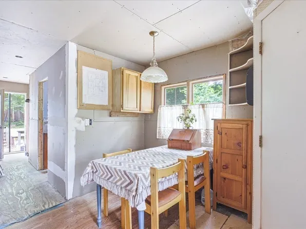 2 Hillwood Ave, Stoughton, MA 02072