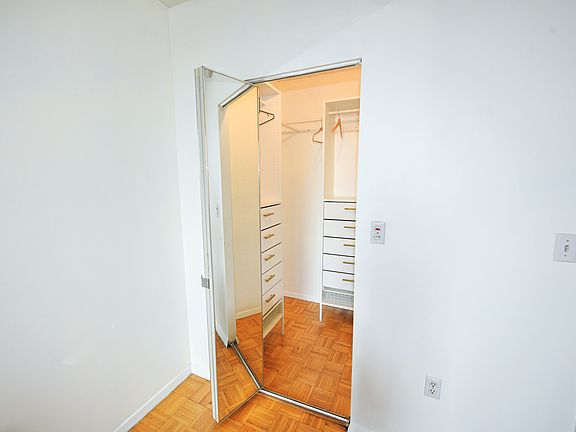 MBR walk-in california-type closet