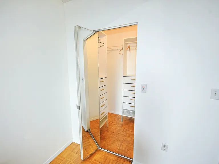 MBR walk-in california-type closet