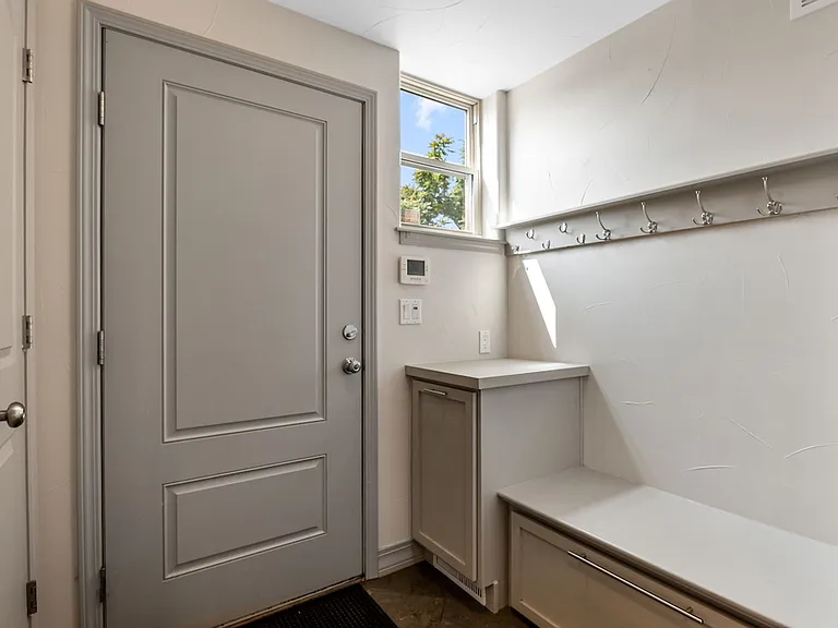 1275 S Clayton St — Photo 16