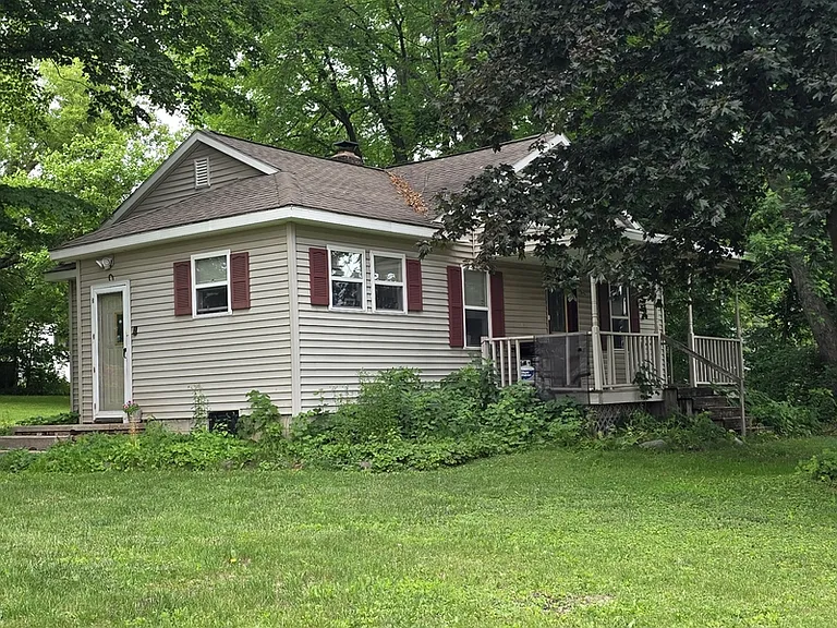 W9714 Kaufman St — Photo 2