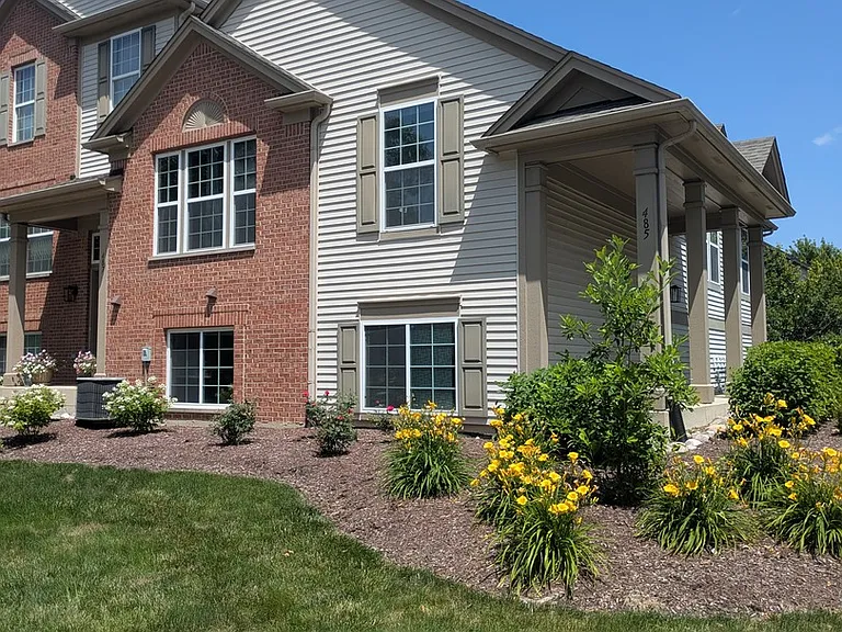 485 Conservatory Ln #485 — Photo 2