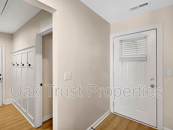 4th image of 8335 Weyhill Ct