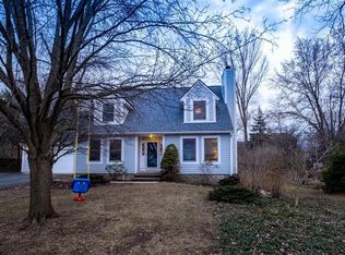 4560 E Loch Alpine Dr, Ann Arbor, MI 48103