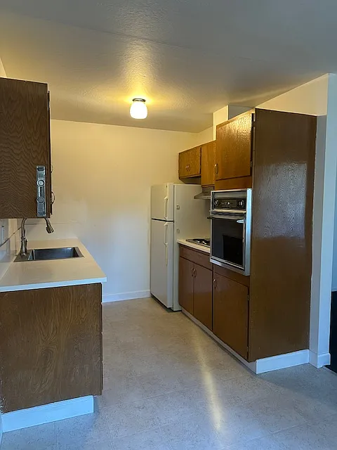 1 bed, 650 sqft, $1,700 — Photo 4