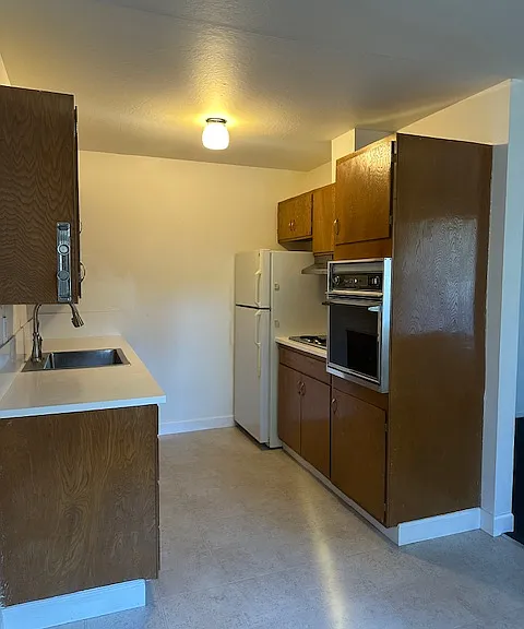 320 9th St #9 — Photo 4