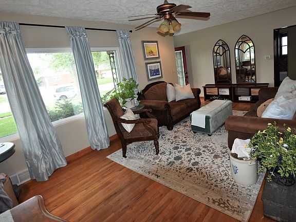 Living Room and Entry