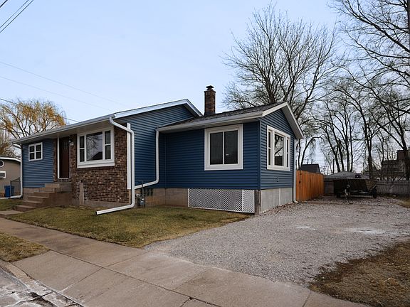 2nd image of 107 Hacker St