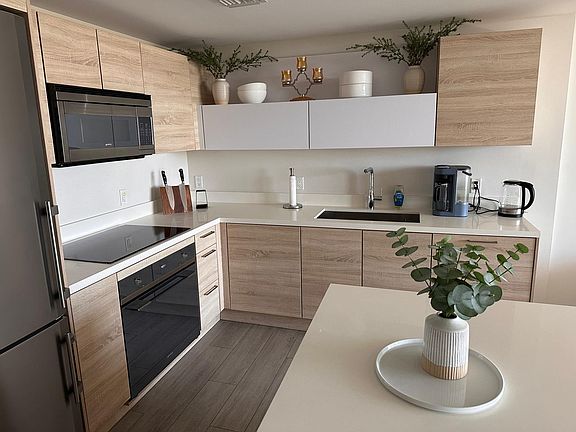5th image of 16385 Biscayne Blvd Unit 616