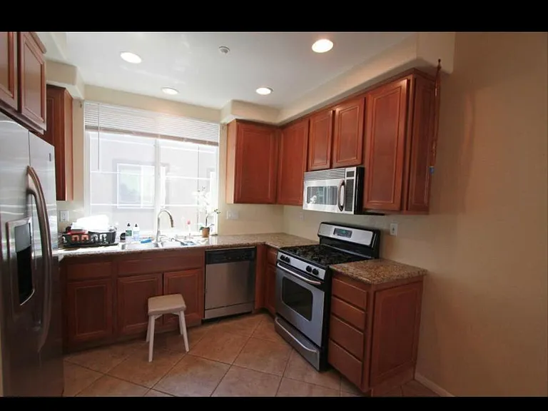 818 Almond Rd — Photo 2