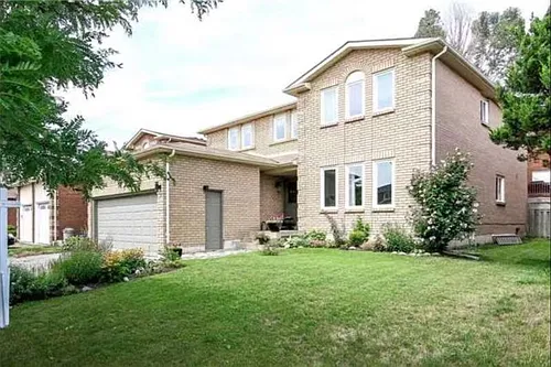 52 Viewmark Dr Photo 1